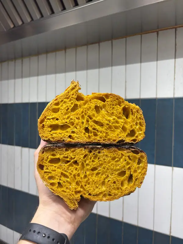 Pane alla curcuma